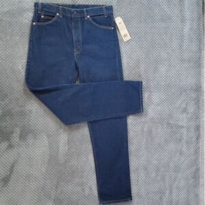 Men Levi Strauss Jeans size waist 34 and length is 32